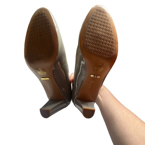 Lauren Ralph Lauren Hala sage green heels. Size 8‎ - Picture 9 of 10